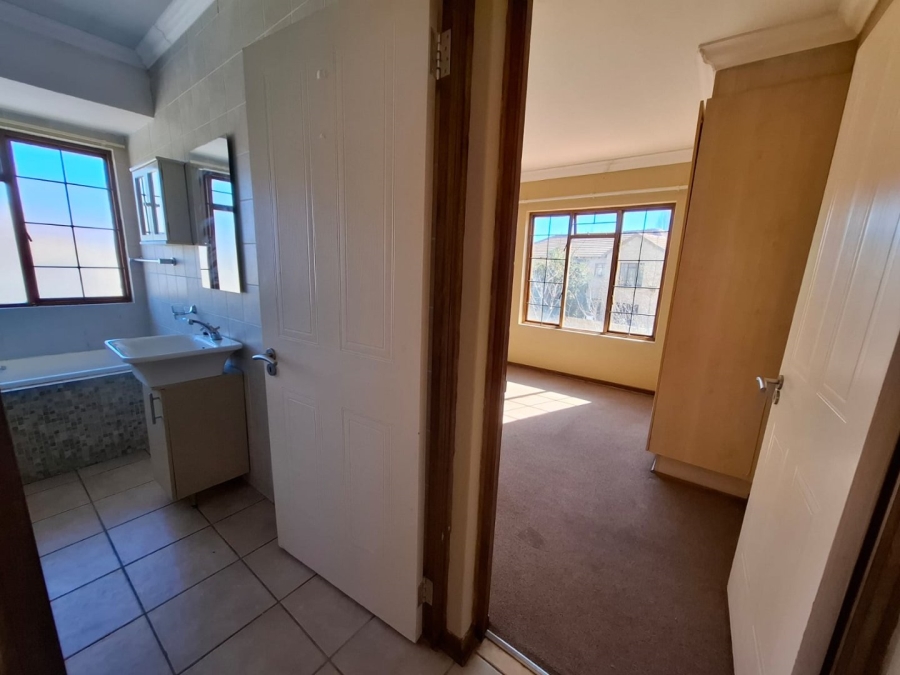 To Let 2 Bedroom Property for Rent in Wilgehof Free State